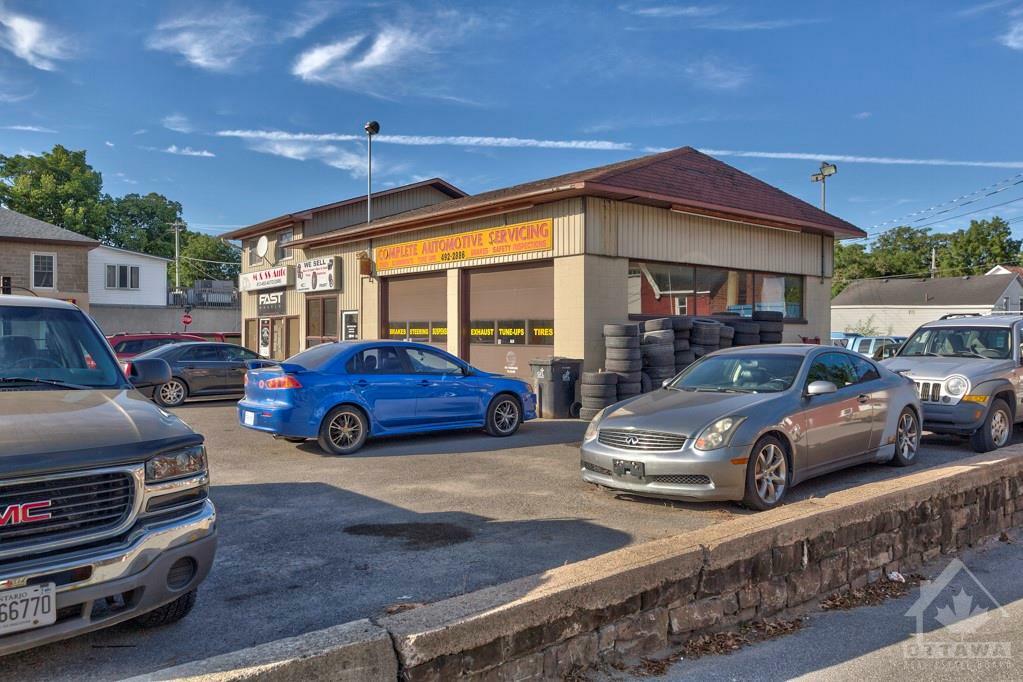 Property Photo:  215 Bridge Street  ON K7C 3H1 