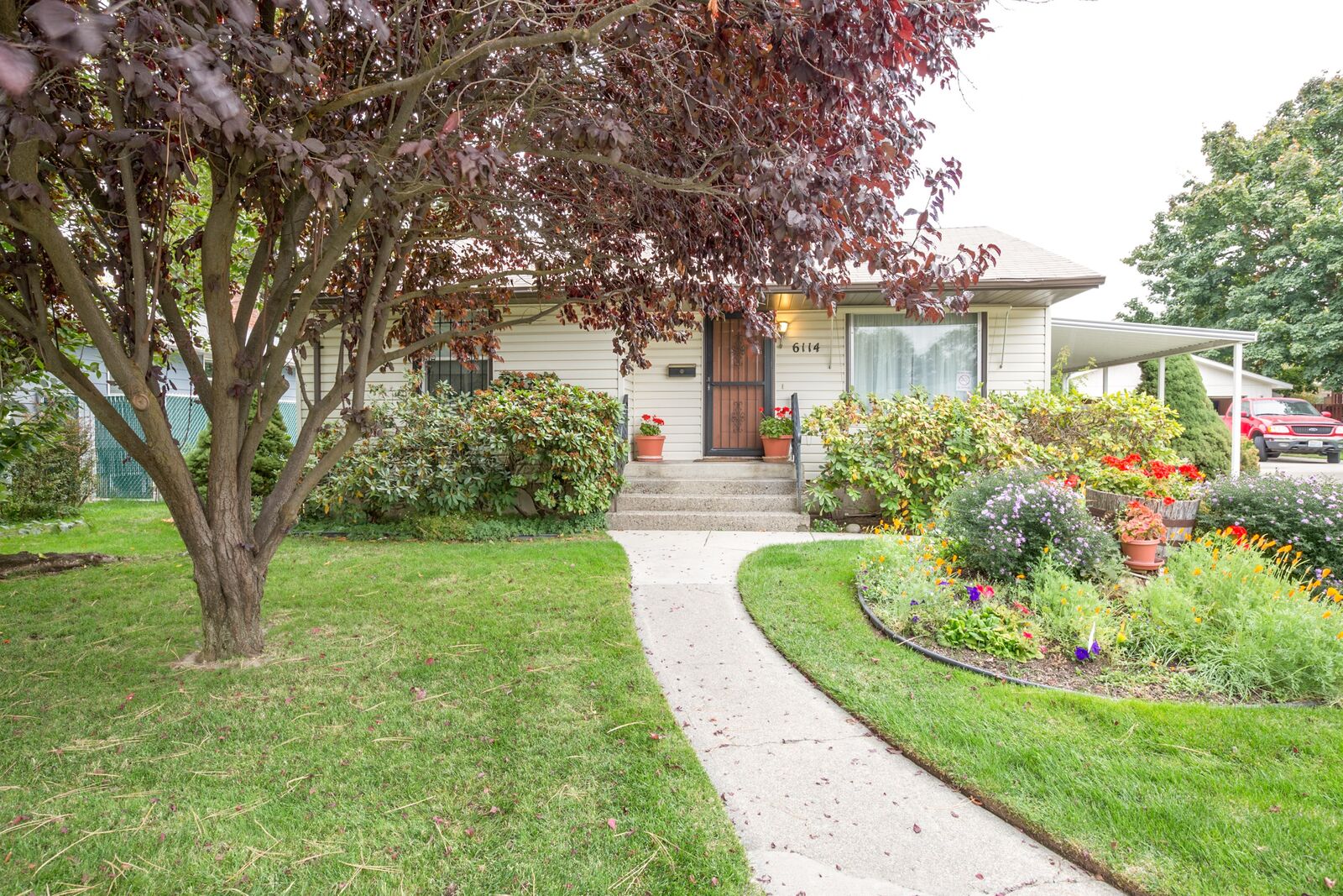Property Photo:  6114 N Belt St  WA 99205 