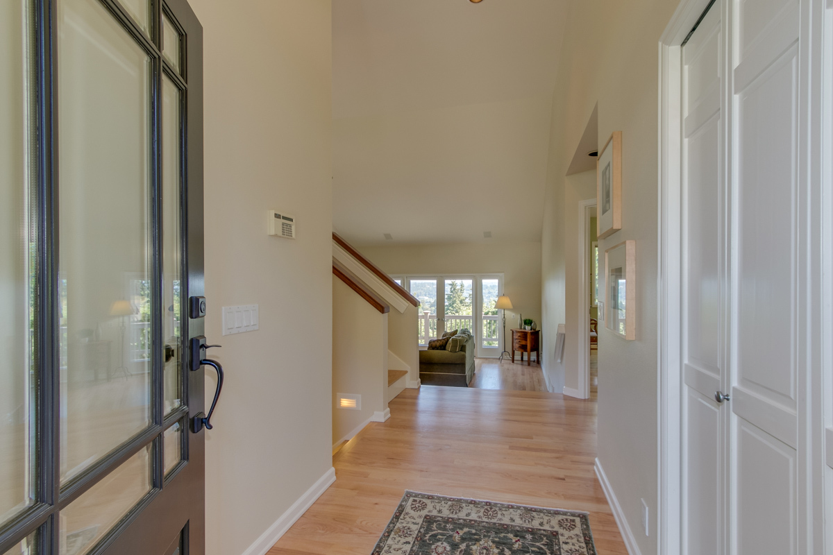 Property Photo: Entry 17010 105th Ave NE WA 98011