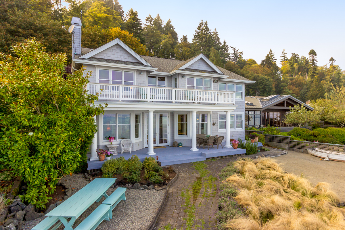 Property Photo: Rockaway beach waterfront- bainbridge island 4042 Rockaway Beach Dr NE  WA 98110 