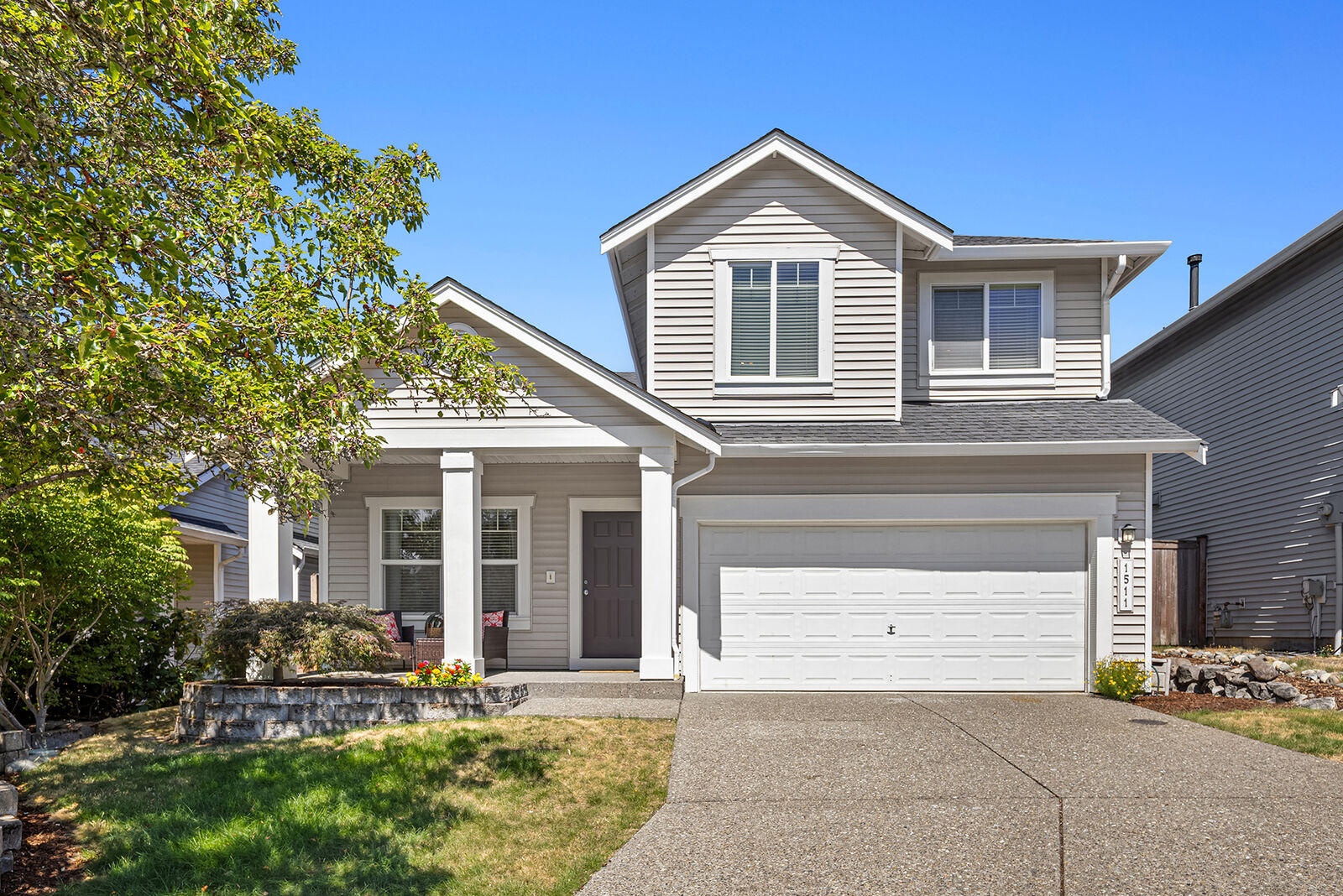 Property Photo:  1511  65th Street SE  WA 98092 