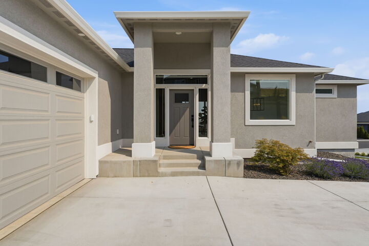 Property Photo: 3603 Orchard St WA 99353