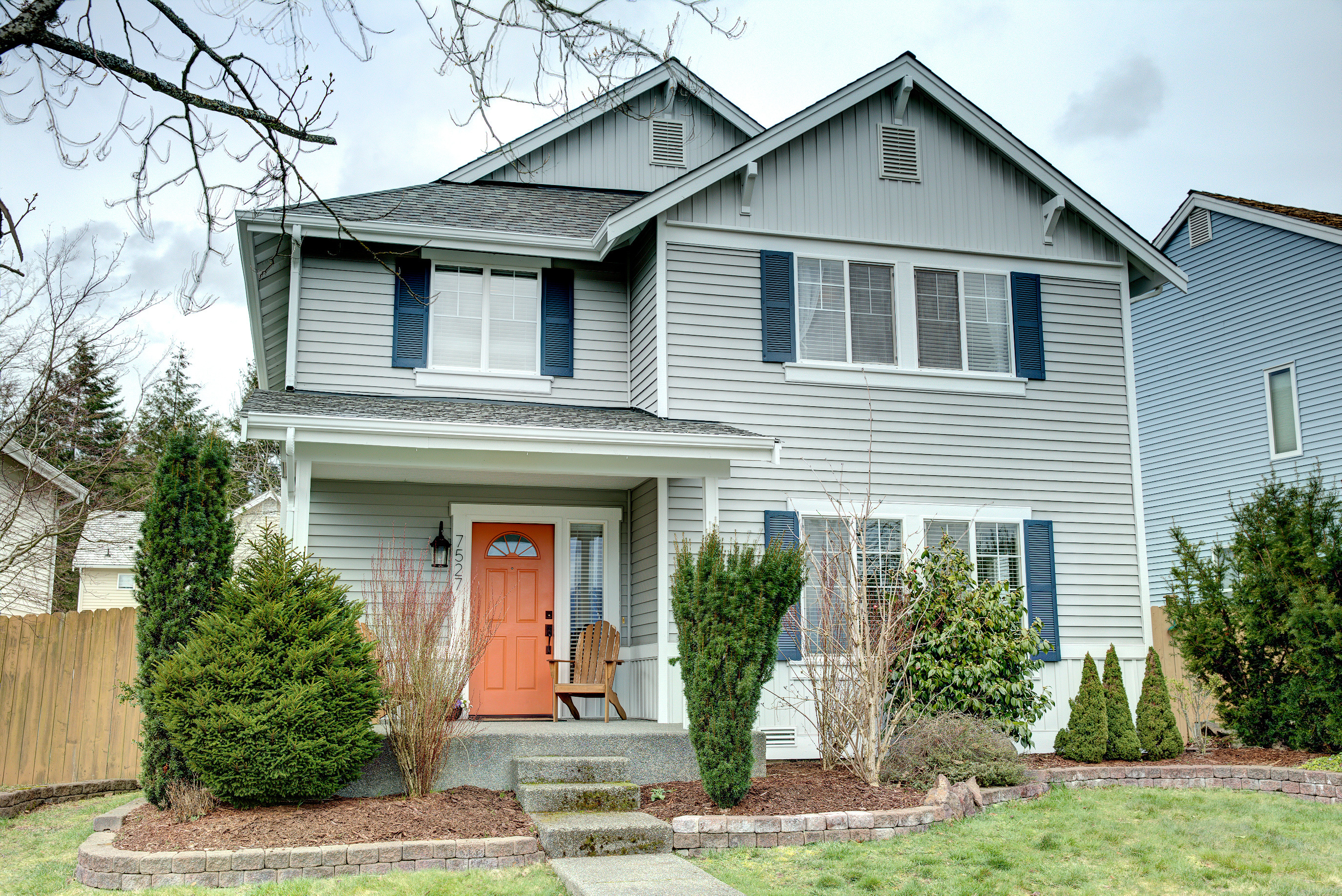 Property Photo:  7527 Douglas Ave SE  WA 98065 