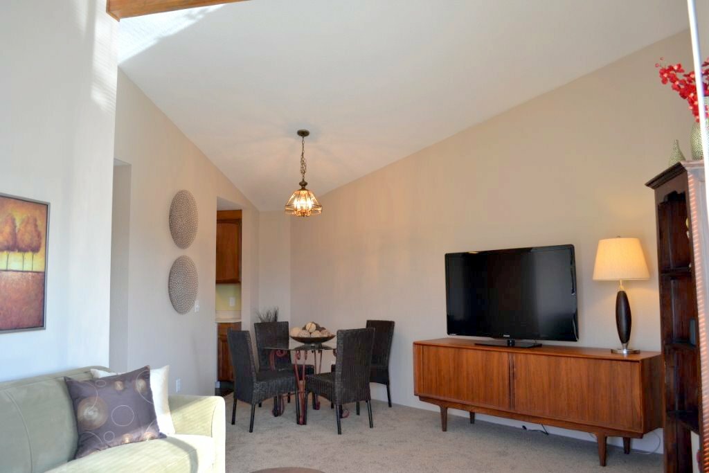 Property Photo: Top-floor, vaulted nest 135 N 105th St 304  WA 98133 