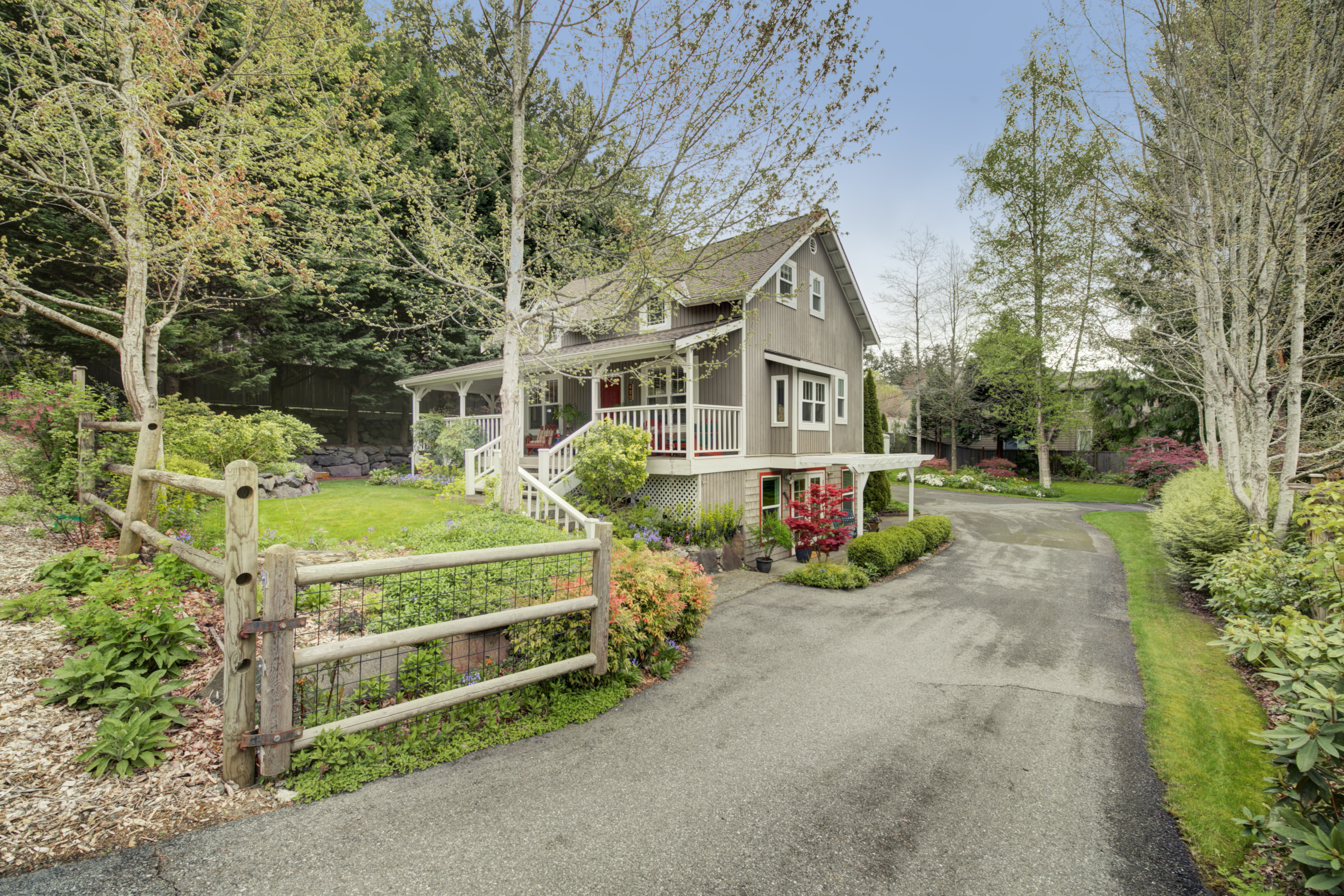 Property Photo:  420 222nd Avenue NE  WA 98074 