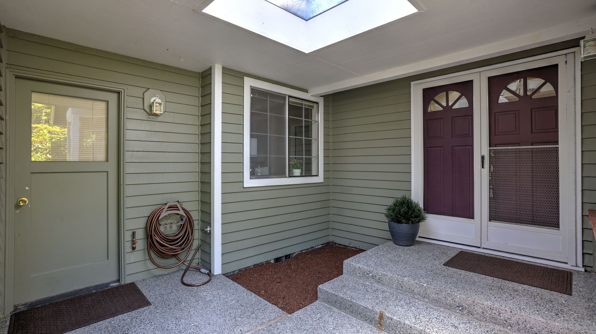 Property Photo: 4123 244th Lane SE 46 WA 98029