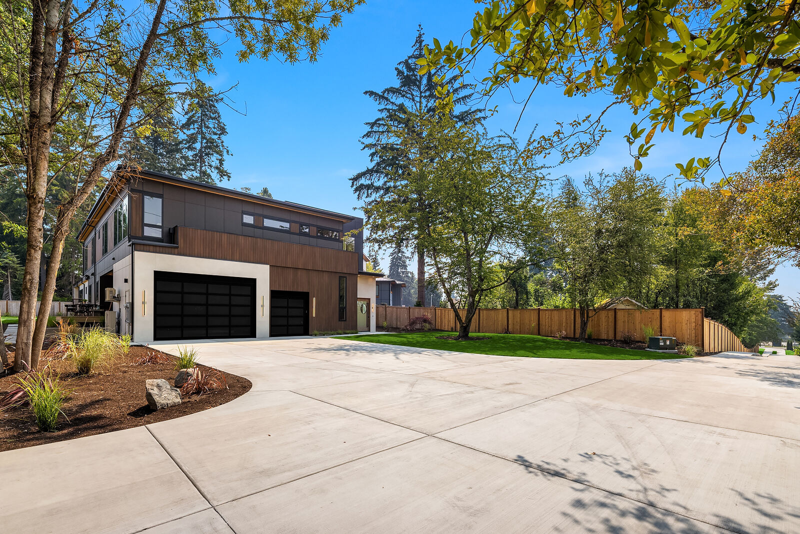 Property Photo:  2303  123rd Place SE  WA 98005 