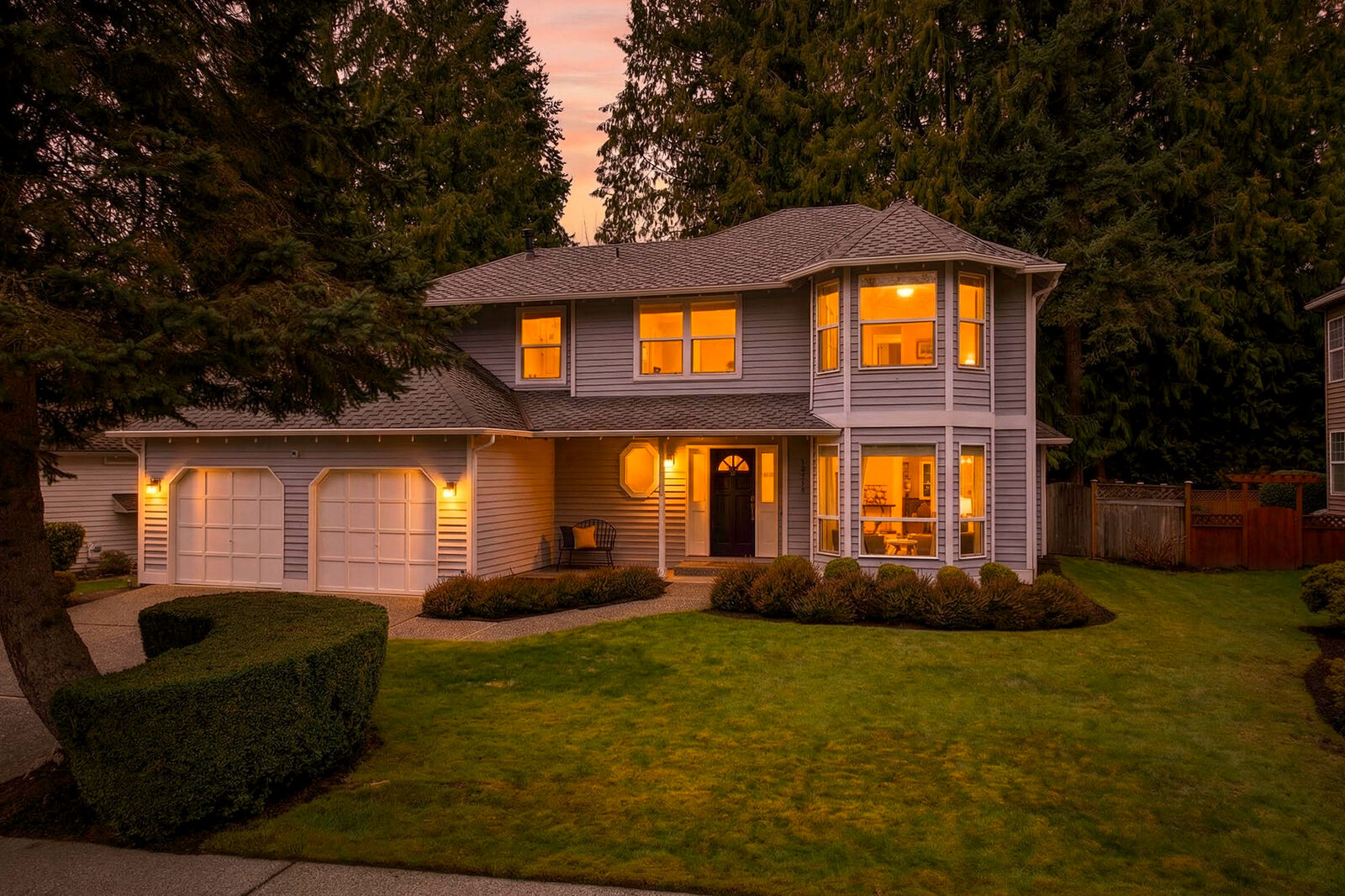 Property Photo:  13713  176th Avenue NE  WA 98052 