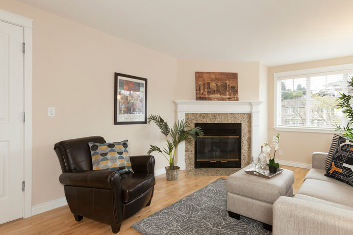 Property Photo: Living room 2200 Thorndyke Ave W 402  WA 98199 