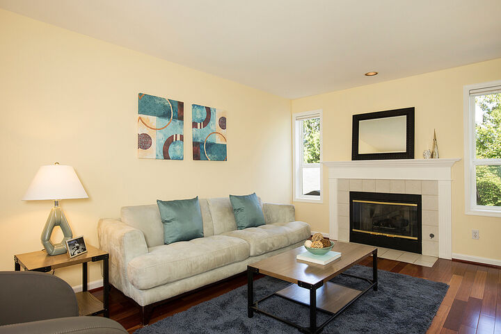 Property Photo: Living room 2815 NE 115th St A  WA 98125 