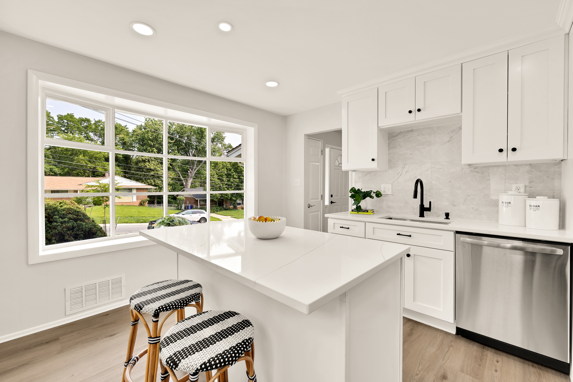Property Photo: 525 E Indian Spring Drive MD 20901