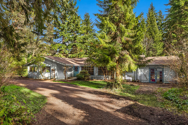 Property Photo: 10862 Falk Road NE 10862 Falk Road NE WA 98110