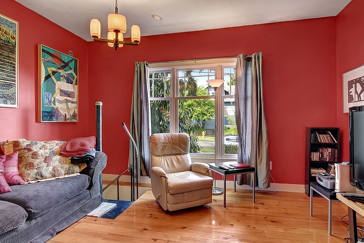 Property Photo: Living room 931 N 79th St  WA 98103 