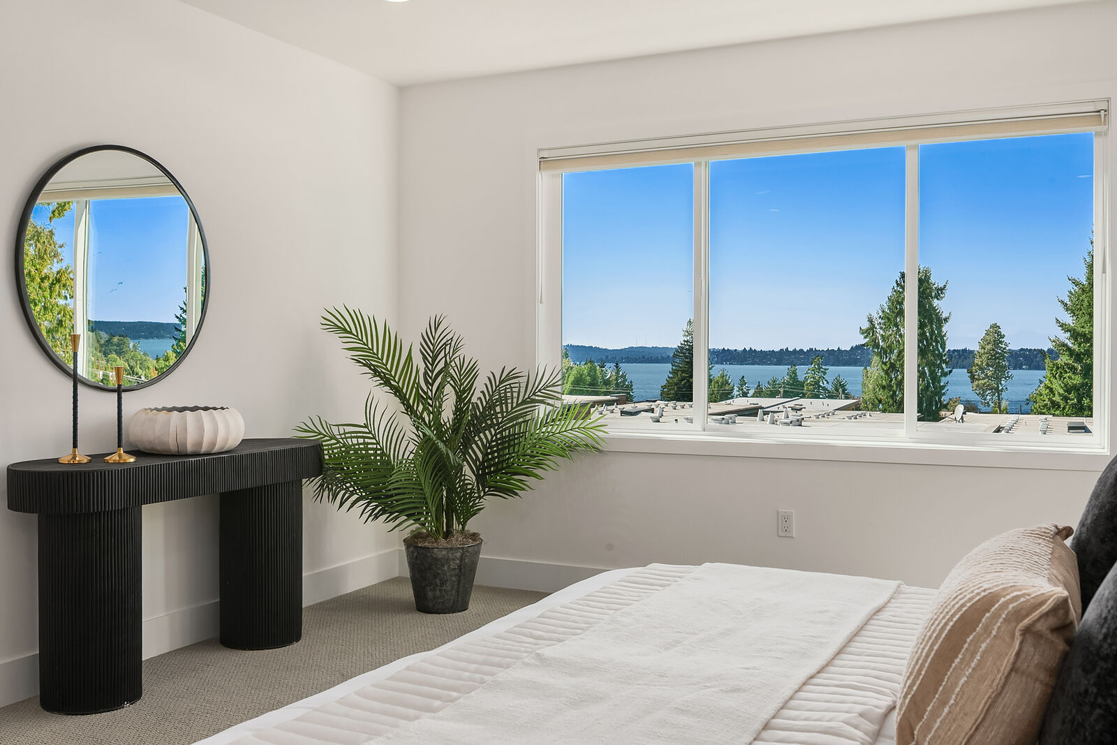 Property Photo:  733  4th Court S  WA 98033 