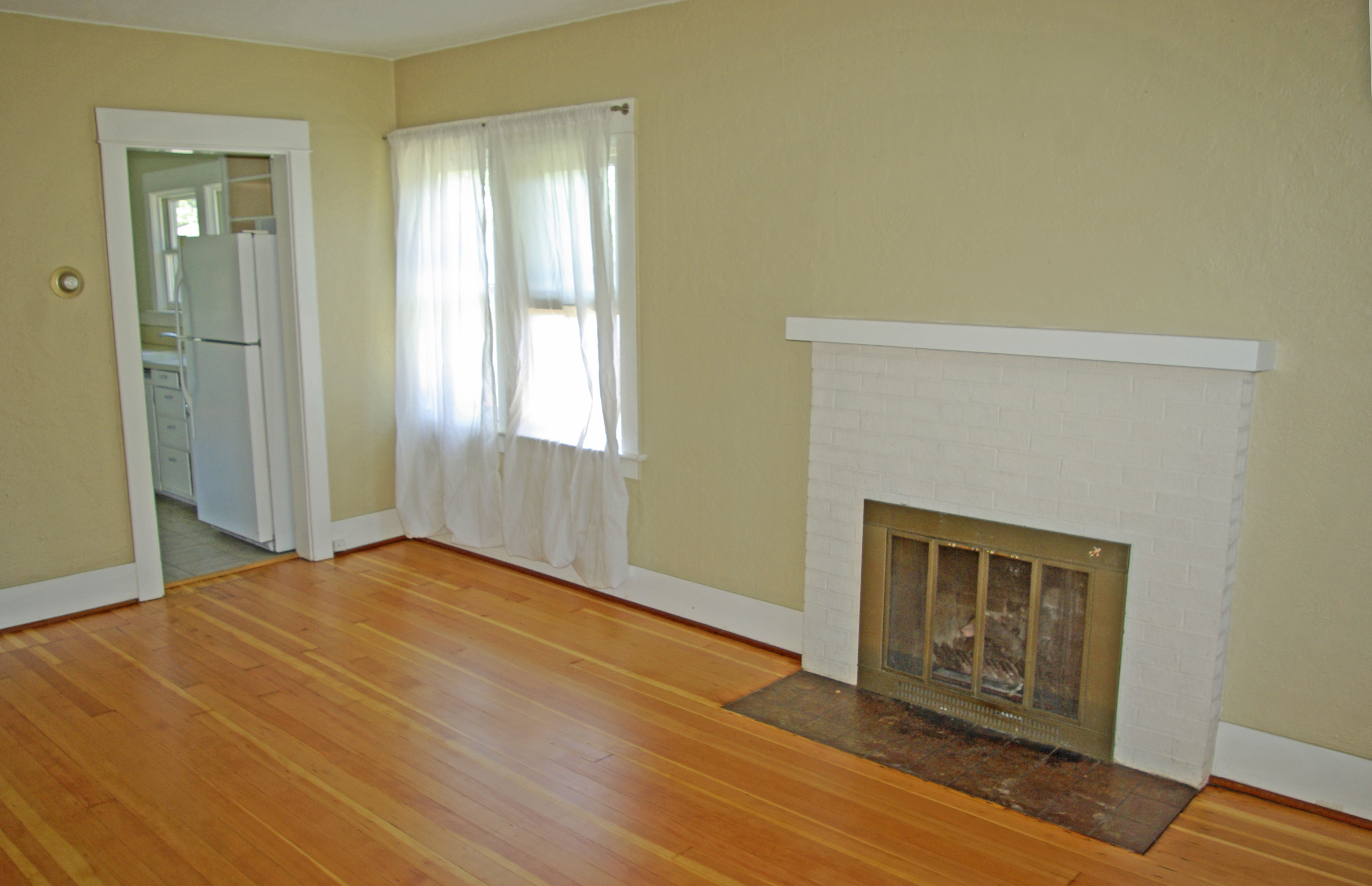 Property Photo: Living room 6236 NE 14th Avenue  OR 97211 
