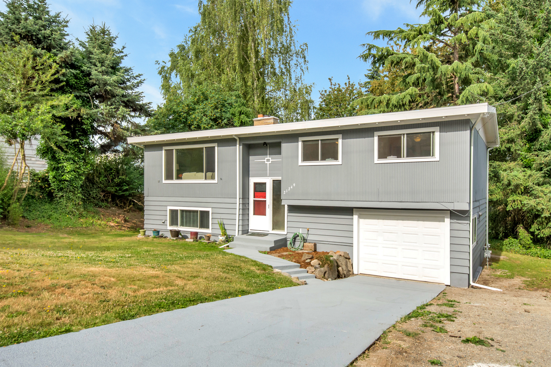 Property Photo:  21249 14th Ave S  WA 98198 